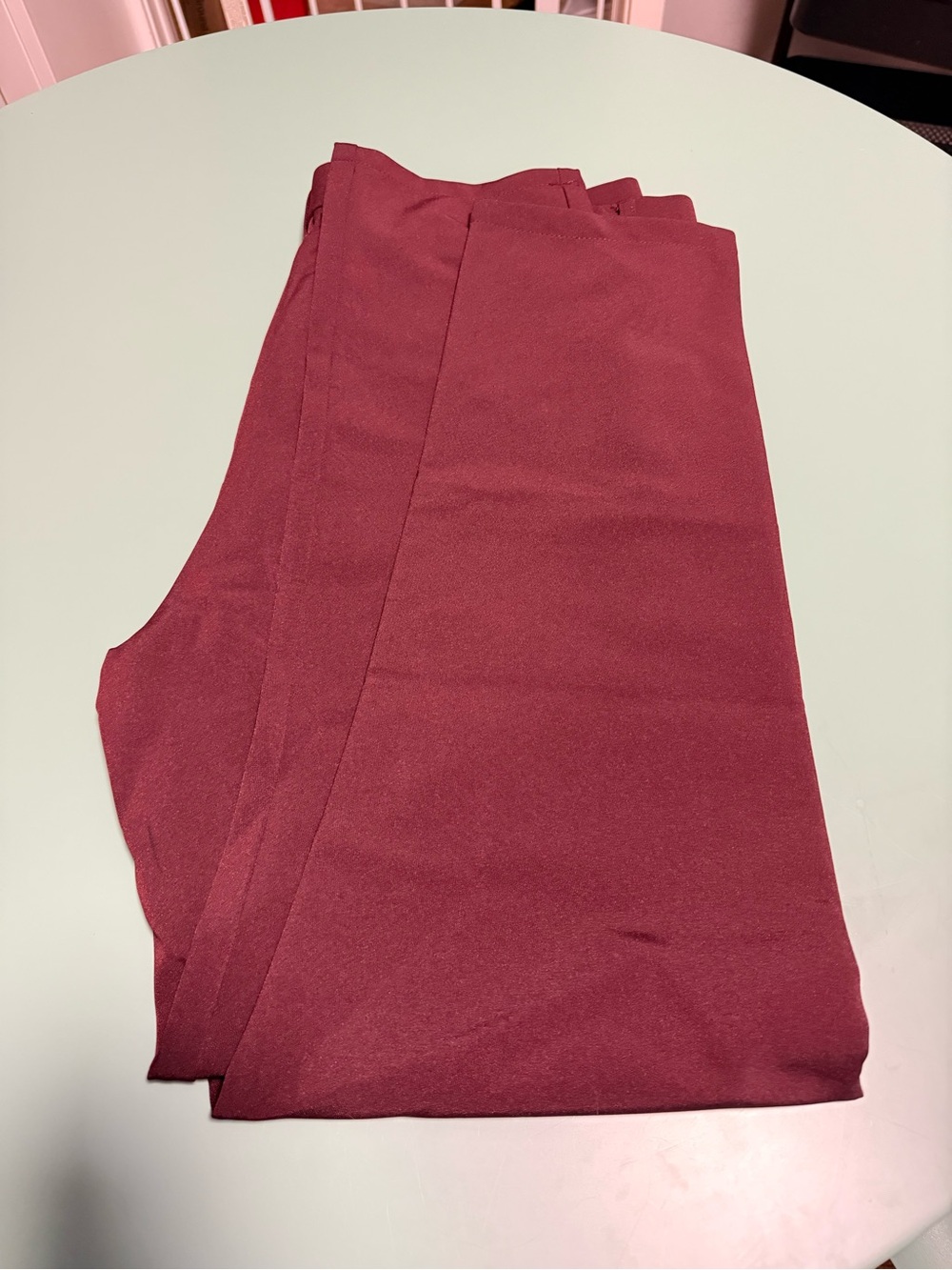 Amazon Essentials Mens Pants NWT Burgundy 42 X 30 Slim Fit
